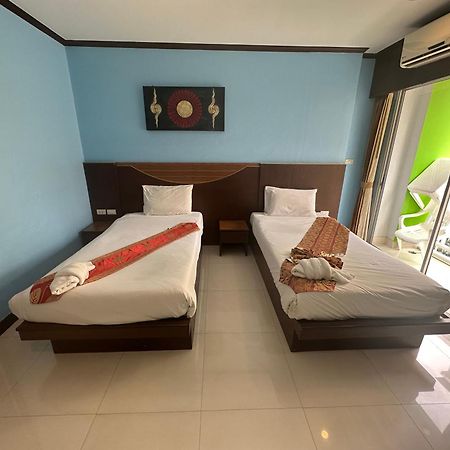 Issara Patong Beach Kültér fotó