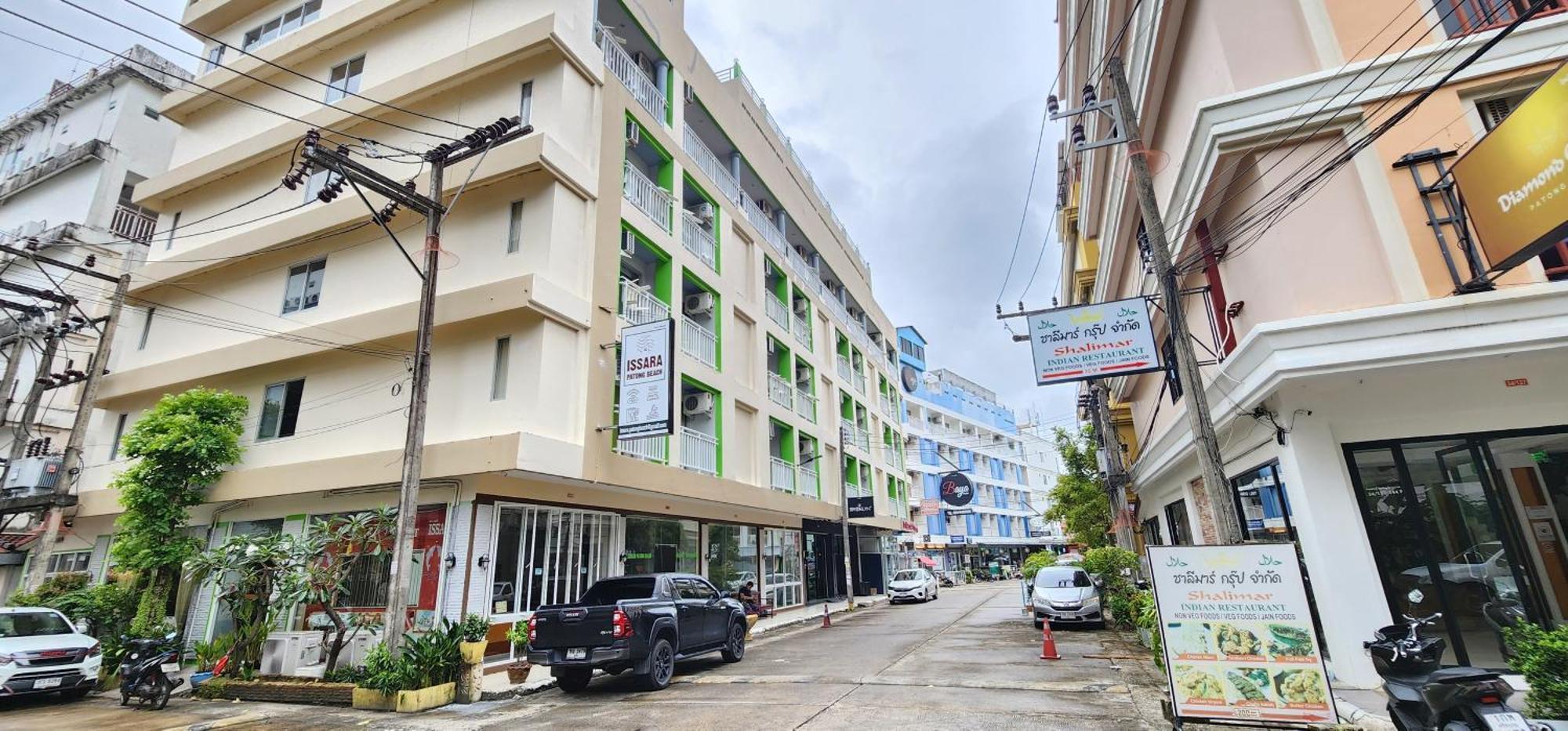 Issara Patong Beach Kültér fotó