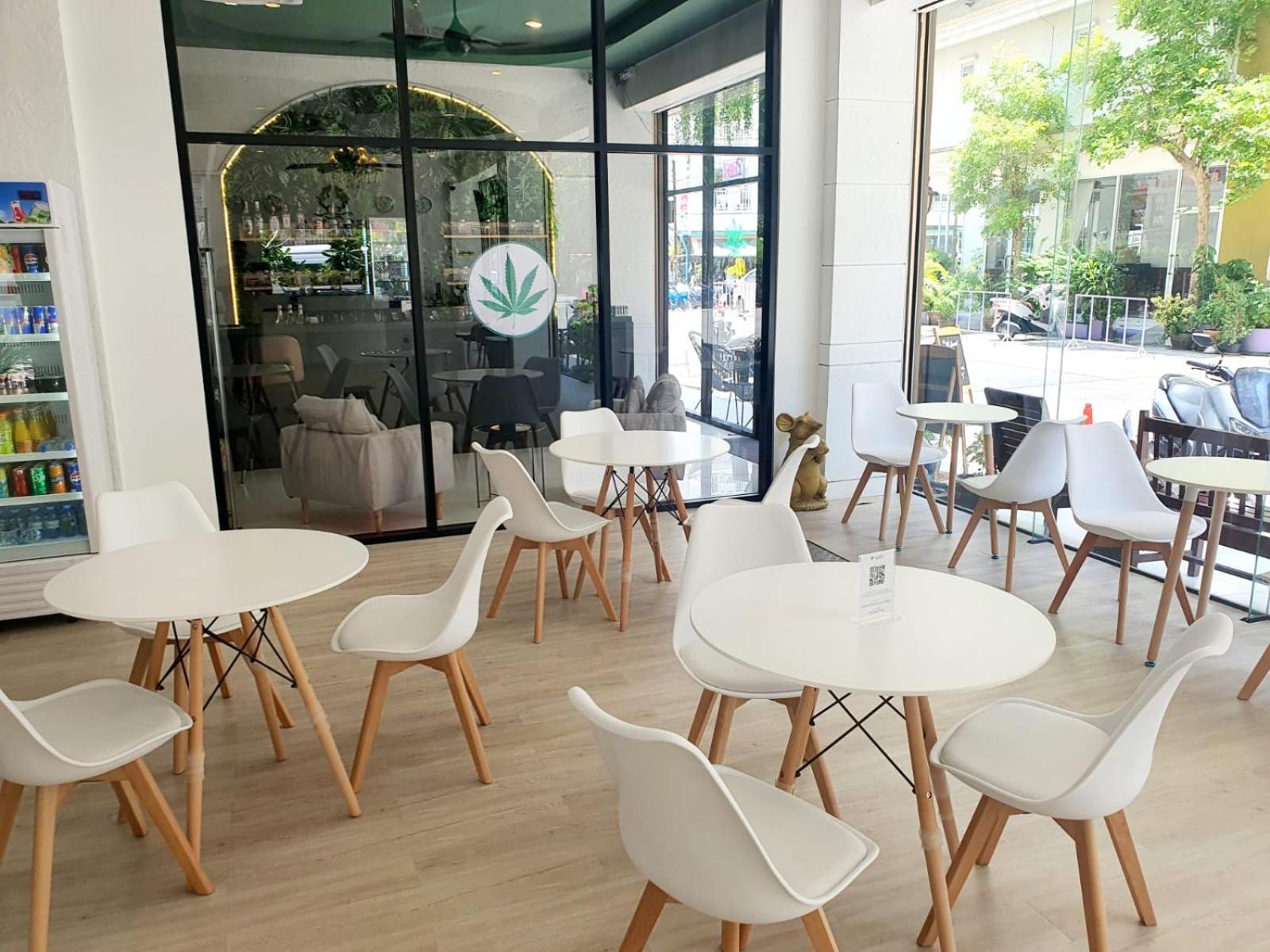 Issara Patong Beach Kültér fotó