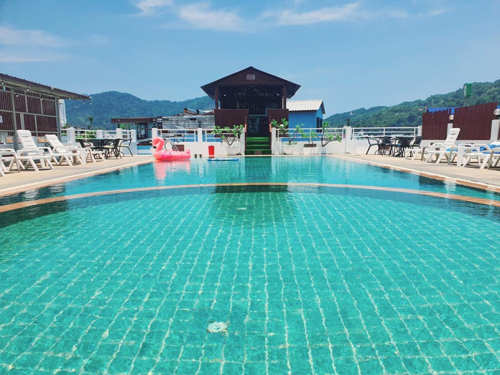 Issara Patong Beach Kültér fotó