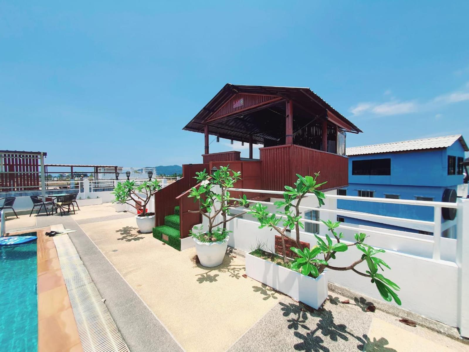 Issara Patong Beach Kültér fotó
