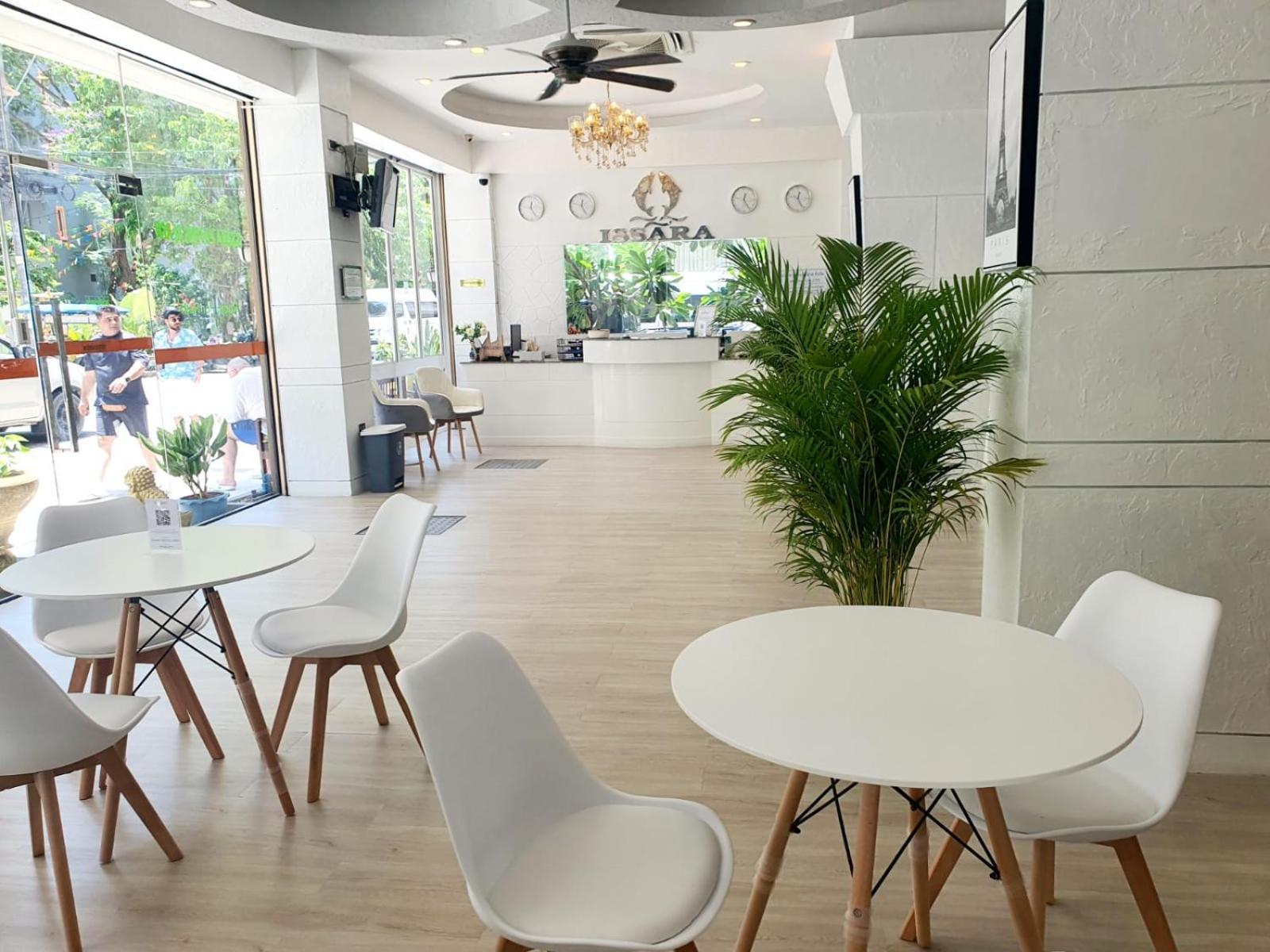 Issara Patong Beach Kültér fotó