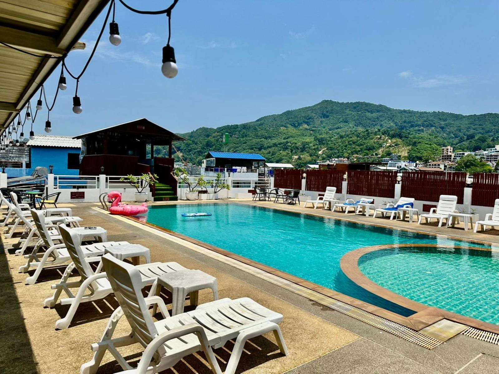 Issara Patong Beach Kültér fotó