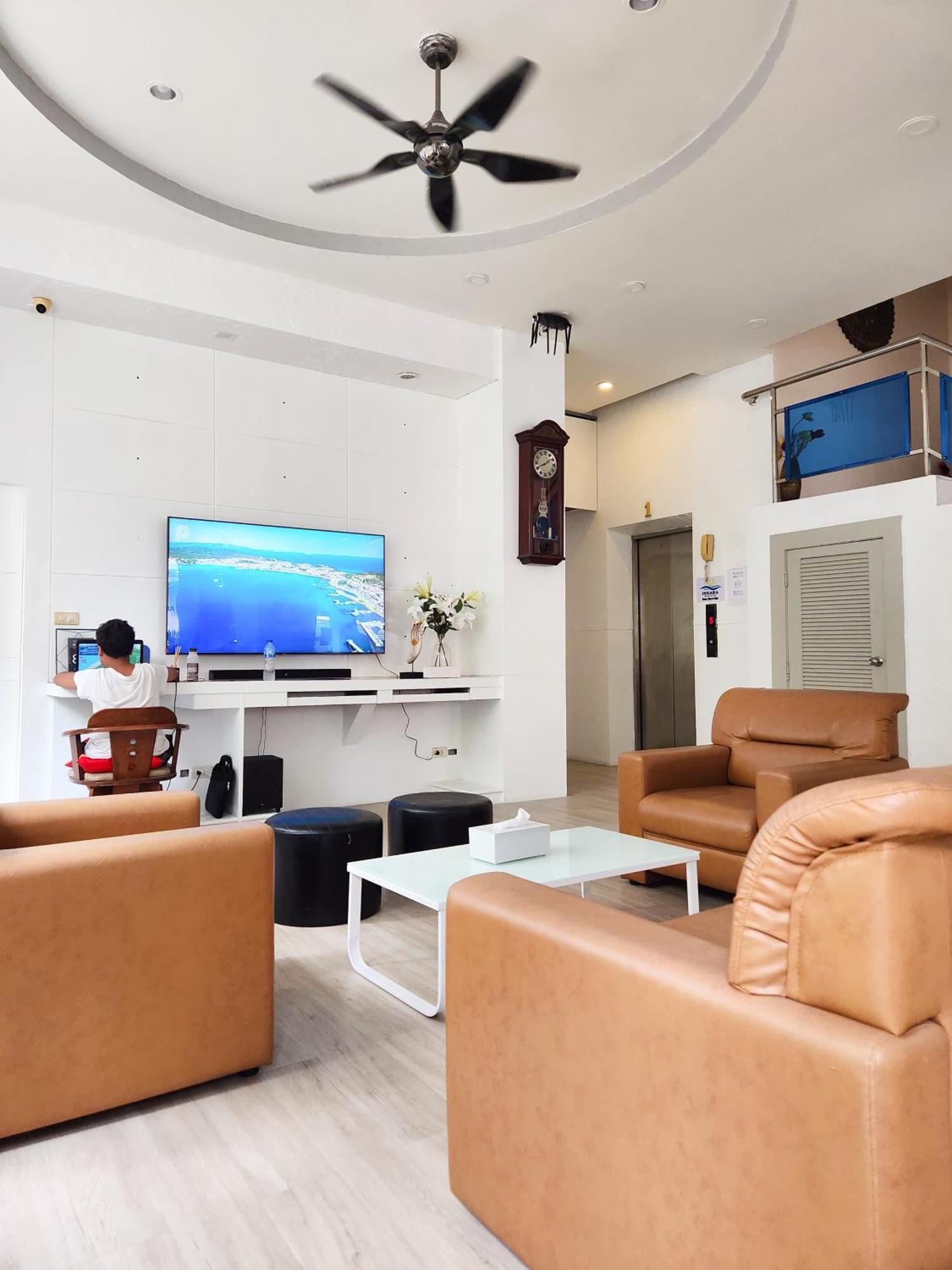 Issara Patong Beach Kültér fotó