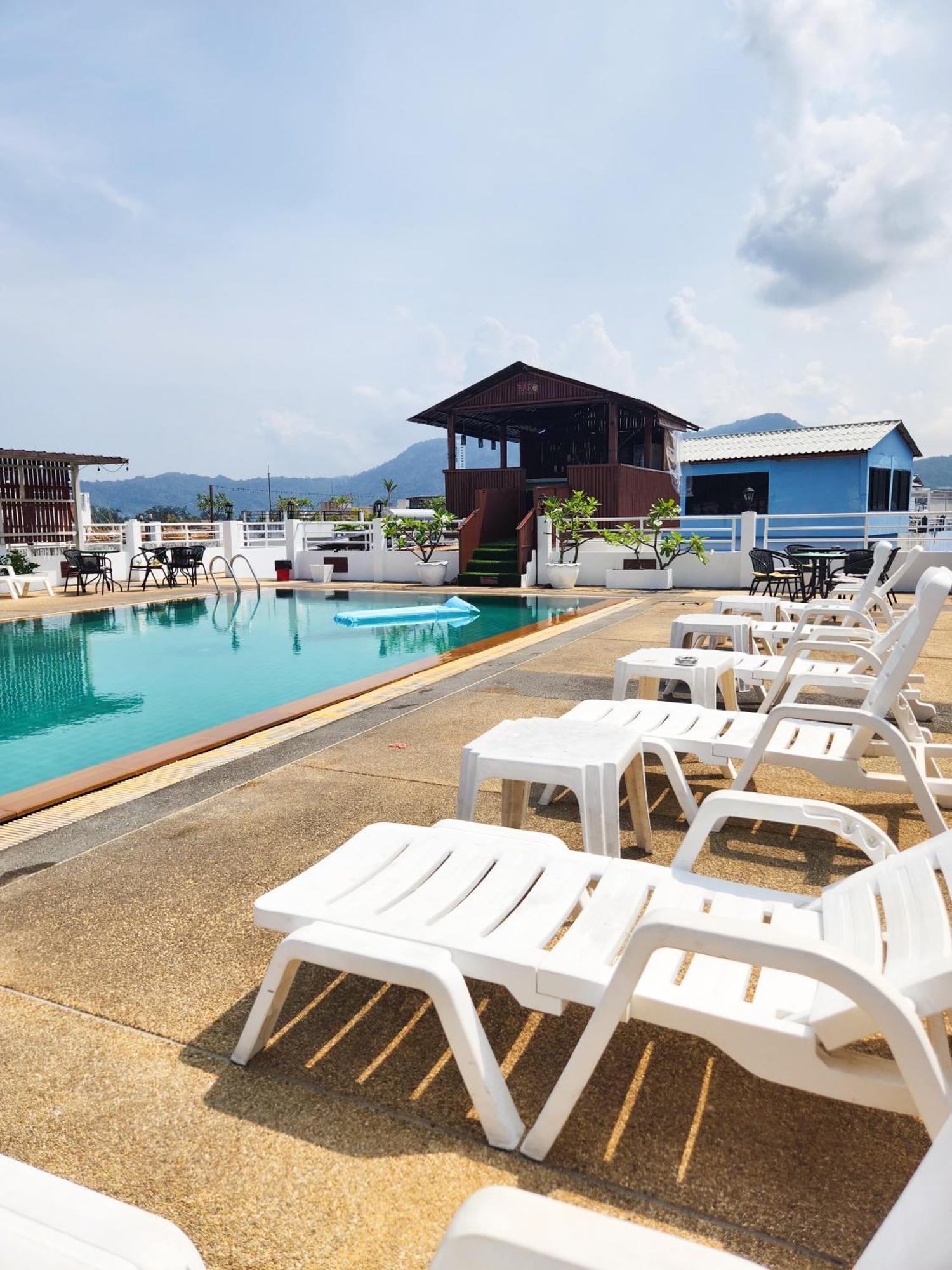 Issara Patong Beach Kültér fotó